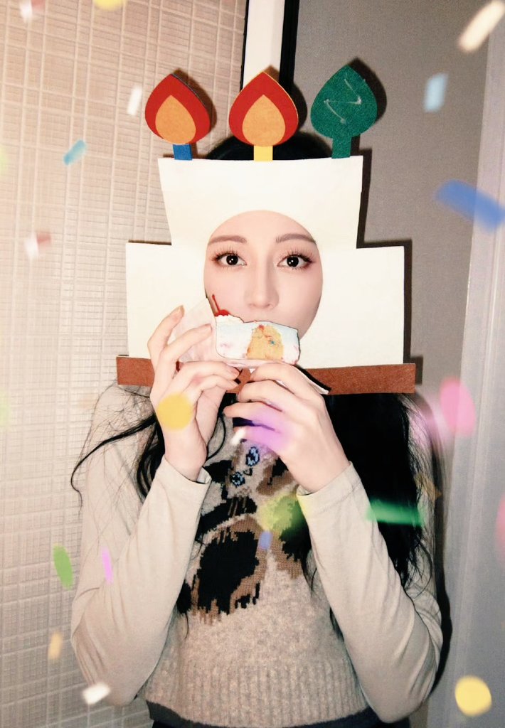 #ตี๋ลี่เร่อปา 🌞ดวงอาทิตย์ดวงน้อยที่แสนสดใสและมีพลังของอลิซ

ขอให้น้องเร่อปาปีนี้มีสุขภาพแข็งแรง ปลอดภัย มีความสุขในทุกๆวัน เบ่งบานสดใส และมีอิสระดั่งสายลมตลอดไป สุขสันต์วันเกิดนะคะสุดที่รัก😘🎂

生日快乐 🍰 永远爱你 💕

Dilraba Timeless AsEver #HappyDilrabaDay2025