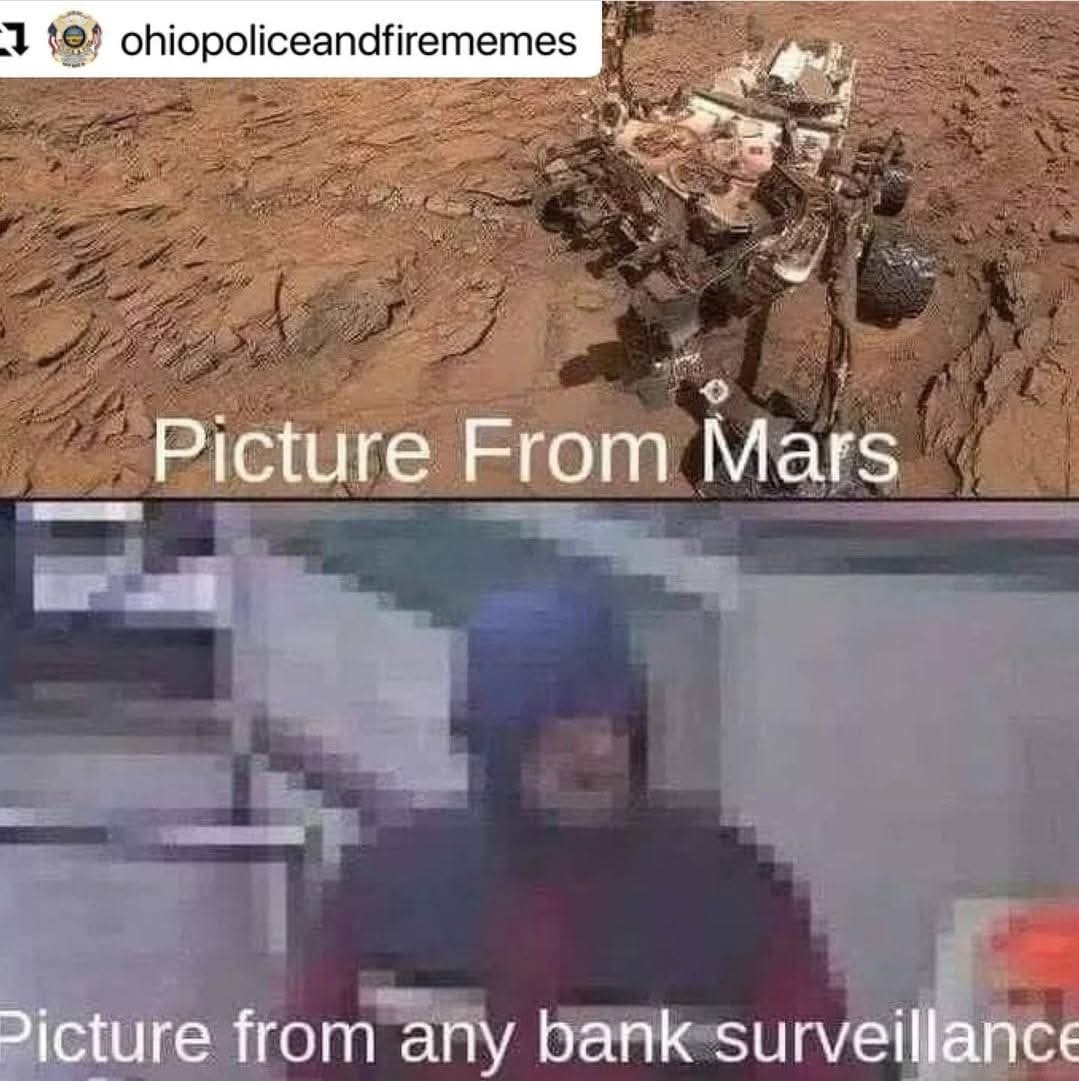 Nappasivat maisevakuvan Marsista. Jännän näköinen.👍 

Alemmassa kuvassa Ahmed suorittamassa pankkiryöst... ei kun siis rikastuttamassa pankkikulttuuria.
Tunnistaa hyvin. Eikö?

🕋💸☪️🥷