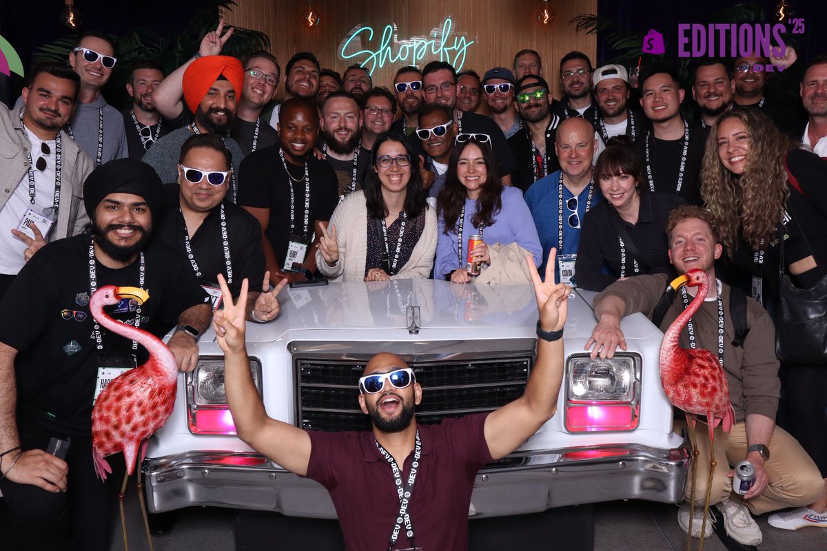 dear_trudence's tweet image. Being part of the shop dev alliance has been so valuable, but I guess I forgot to tell people, so when we all showed up at Editions with our black member cards we seemed like some sort of clandestine group 🤣🤣🤣. Thanks to @TRPage_dev for bringing us all together ❤️