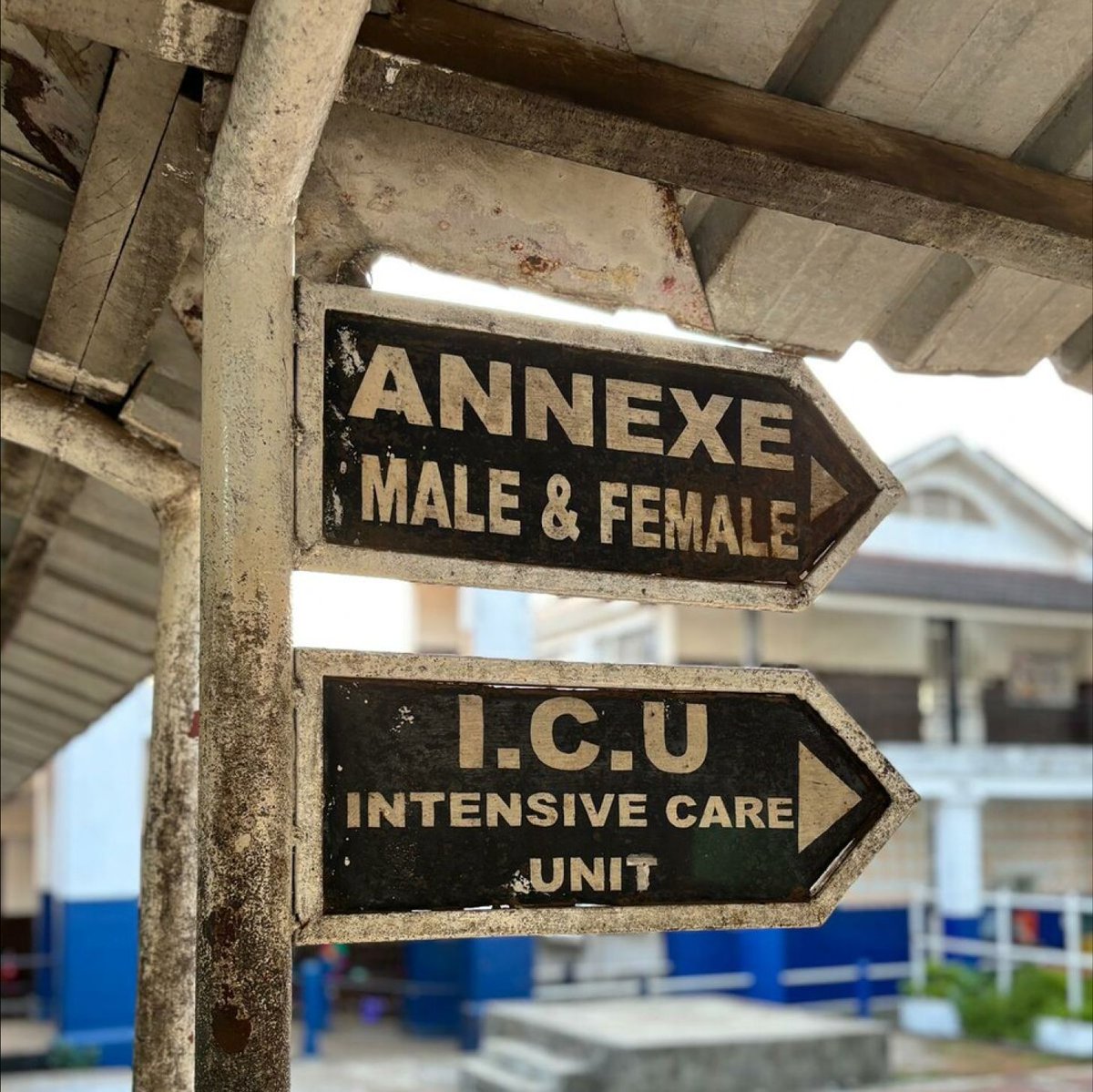 missionbrainorg's tweet image. 🚨 mission:BRAIN in Sierra Leone! 🇸🇱
After 24 hours of travel, our team officially launched neurosurgical services at Connaught Hospital—bringing life-changing care to a nation of 8M.
Led by Sierra Leone’s 1st neuro-trained surgeon, Dr. Alieu Kamara.
#GlobalHealth #Neurosurgery