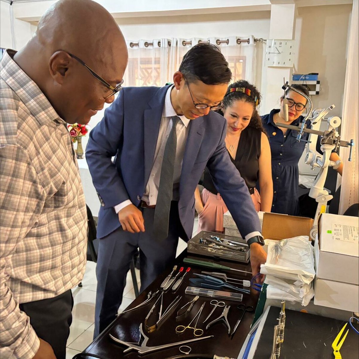 missionbrainorg's tweet image. 🚨 mission:BRAIN in Sierra Leone! 🇸🇱
After 24 hours of travel, our team officially launched neurosurgical services at Connaught Hospital—bringing life-changing care to a nation of 8M.
Led by Sierra Leone’s 1st neuro-trained surgeon, Dr. Alieu Kamara.
#GlobalHealth #Neurosurgery