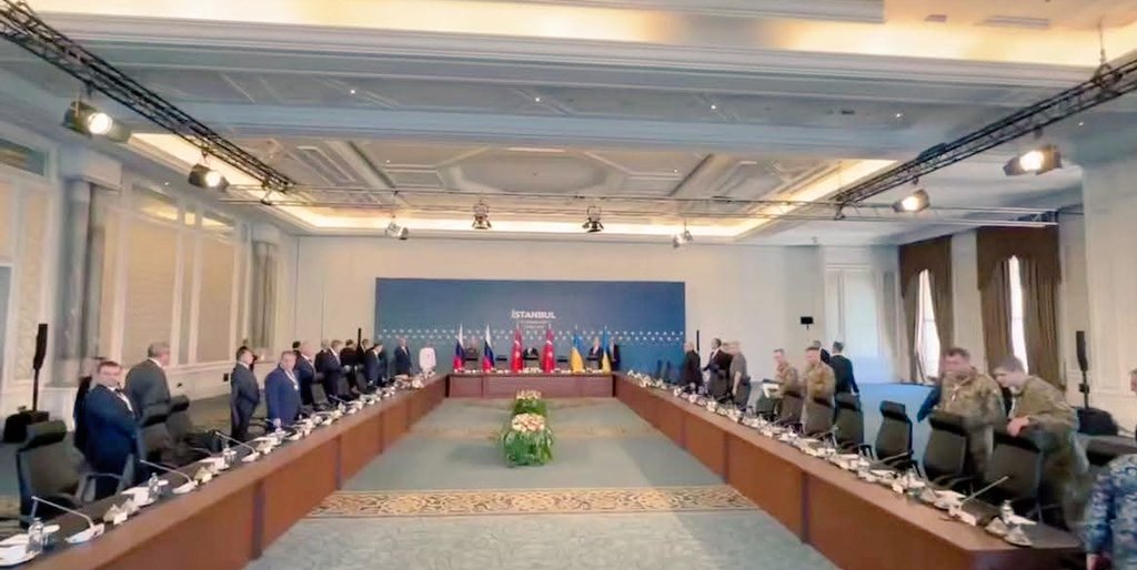 #RussianUkraineWar

🕊️ Istanbul Talks Conclude in Tension 
In just over an hour, high-stakes diplomacy unfolded as Ukrainian and Russian delegations met behind closed doors in Istanbul. The focus? Innocence caught in the crossfire.

Ukraine formally presented a list of children