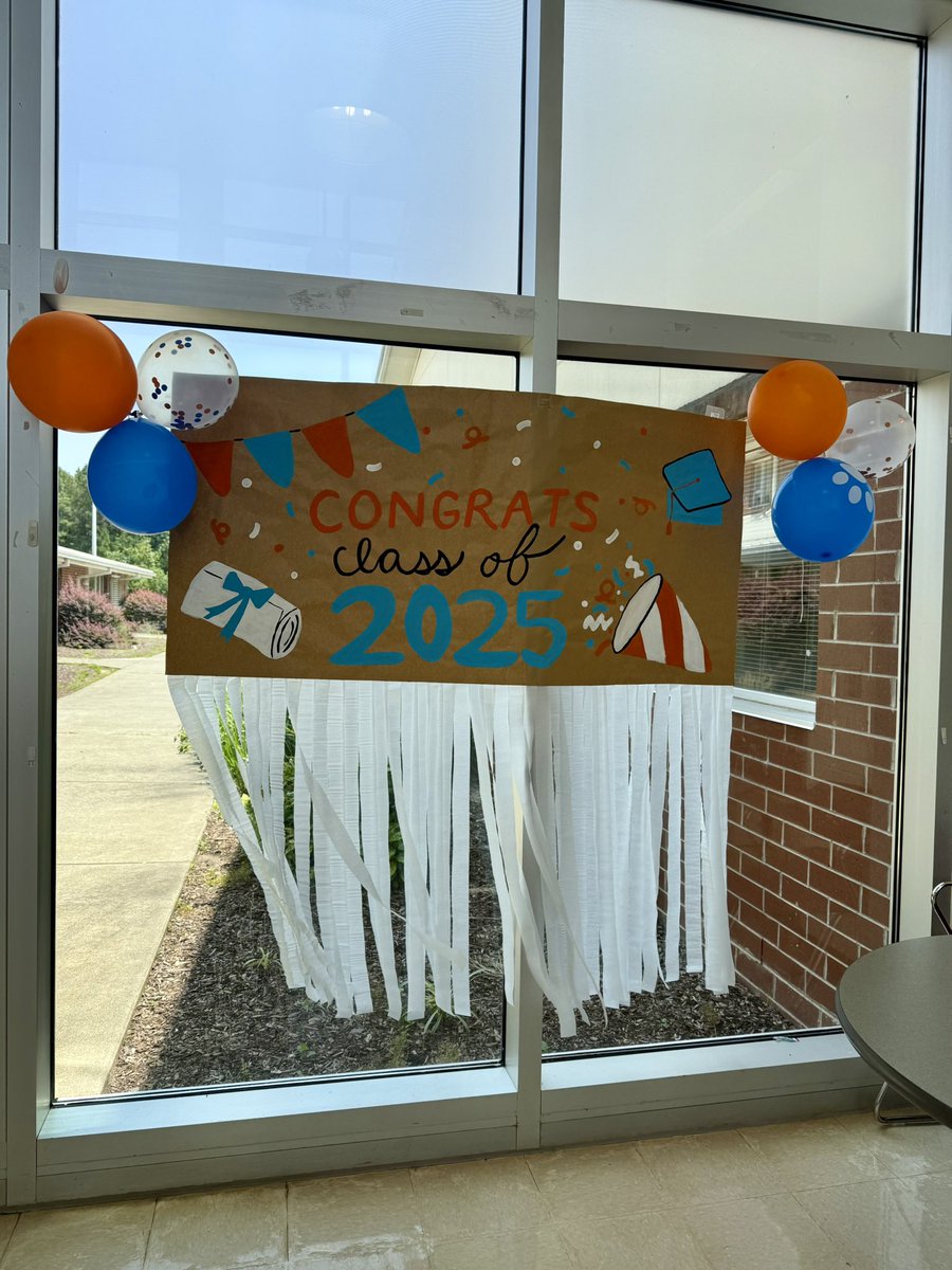 Mills Park is very excited to celebrate our 5th graders from 2018! Congrats to the class of 2025! 🎉💙🧡 See you at 3:00! 🥳😊