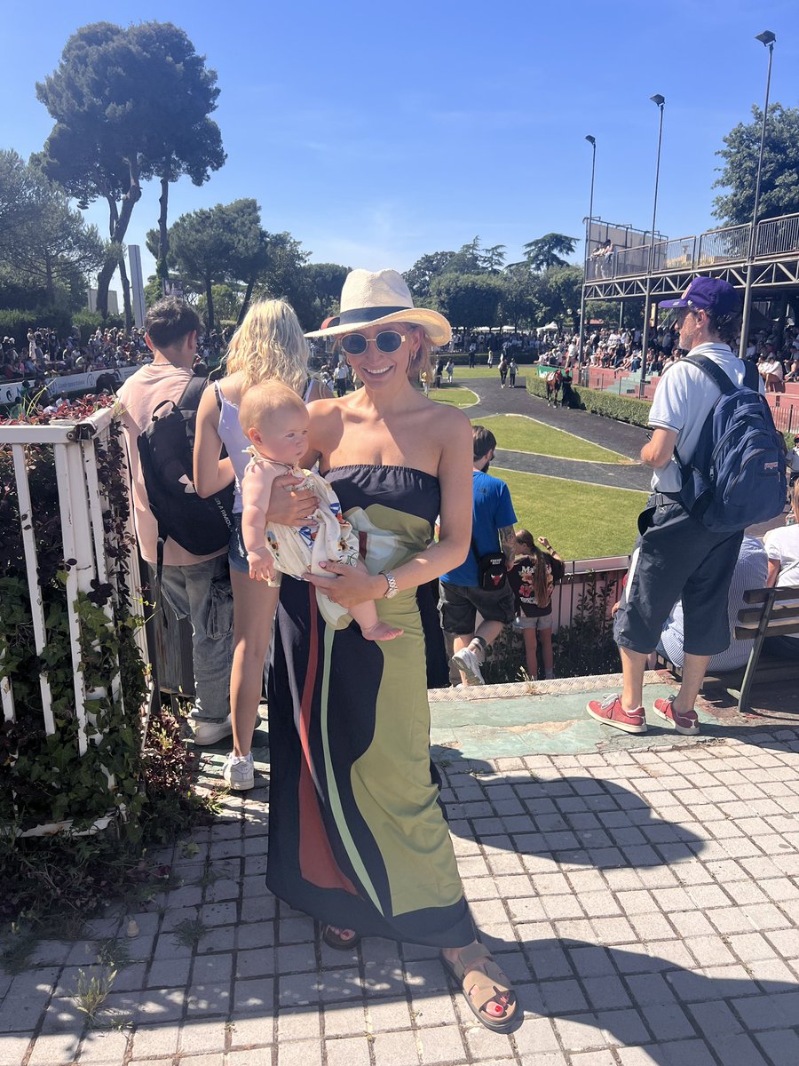 Some day at Capannelle with these two crackers. Well done to everyone <a href="/MarcoBotti/">Marco Botti Racing</a> racing and Marco Ghiani for their triumph in the 142nd Italian Derby. An Anglo-Italian triumph of sorts. 😎 🇮🇹 🏴󠁧󠁢󠁥󠁮󠁧󠁿