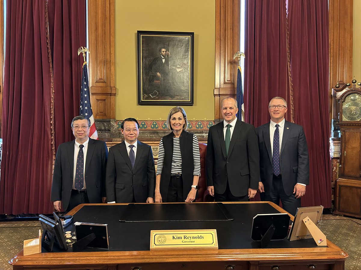 Excited to welcome Vietnam’s Minister of Agriculture and Environment, Do Duc Duy, and the whole Vietnamese delegation to Iowa and celebrate the signing of MOUs and purchase agreements for Iowa commodities. The agreements today will help our farmers and strengthen the agricultural