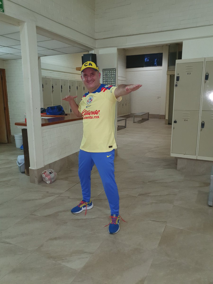 vabeni1's tweet photo. @Javier_Alarcon_ Pues de 4 finales , 3 ganadas consecutivas , les duele mucho que el América es el MÁS grande,  Tricampeón,  los demás que hacen ??, México entero descanso con las derrotas del América,  lamentable la afición contraria , pero veremos el siguiente torneo salu2! https://t.co/gx1I3A6Ohq