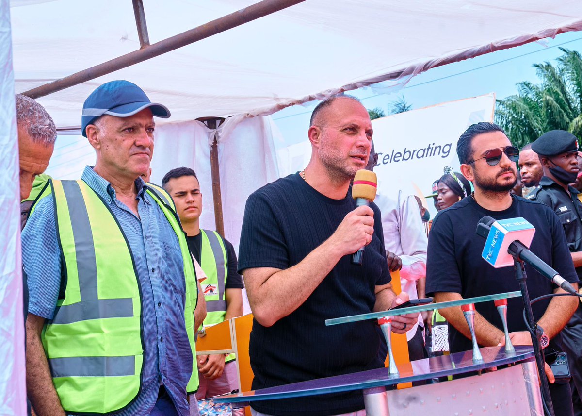 OndoStateOnline's tweet image. Good news from Ondo State!
Governor @LuckyAiyedatiwa marks 100 days in office with groundbreaking ceremony for 27.5km Igbokoda-Okitipupa Road dualization project; boosting connectivity &amp;amp; economic growth in Southern Senatorial District #OndoState #InfrastructureDevelopment