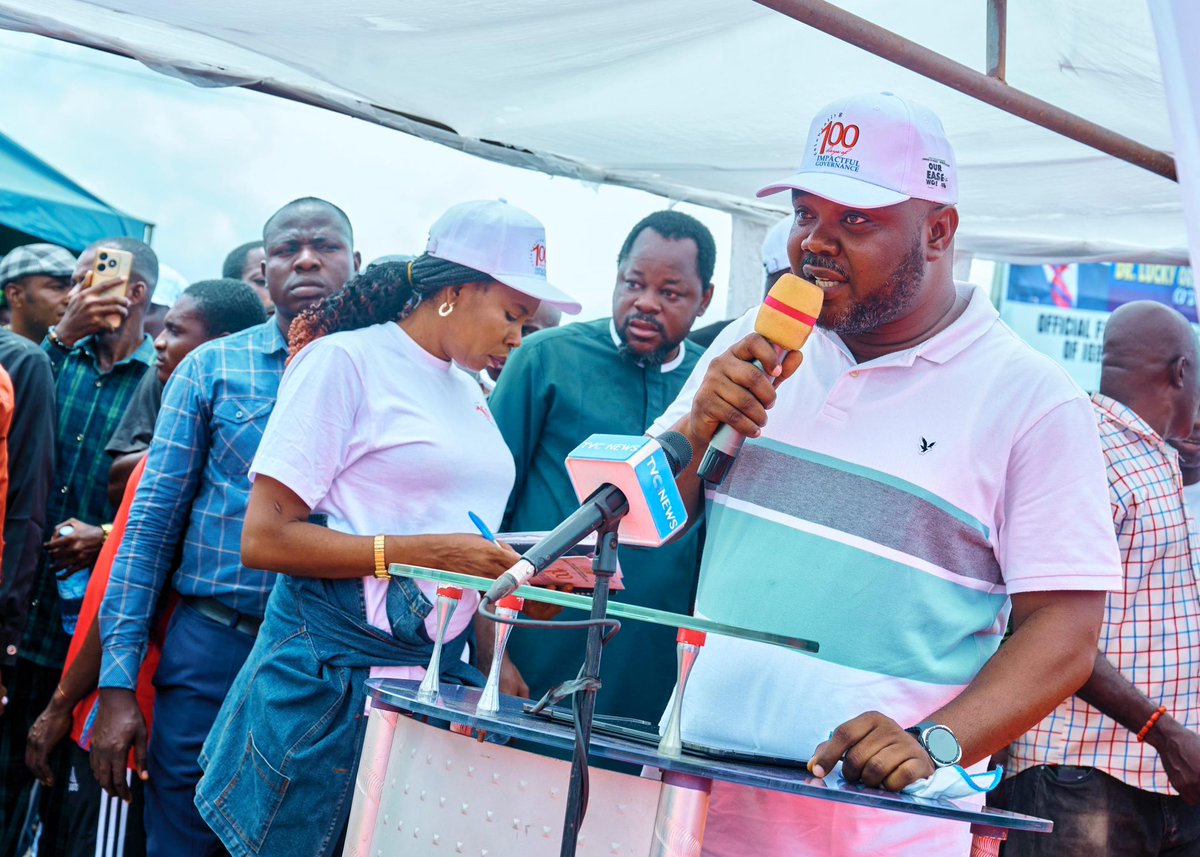 OndoStateOnline's tweet image. Good news from Ondo State!
Governor @LuckyAiyedatiwa marks 100 days in office with groundbreaking ceremony for 27.5km Igbokoda-Okitipupa Road dualization project; boosting connectivity &amp;amp; economic growth in Southern Senatorial District #OndoState #InfrastructureDevelopment