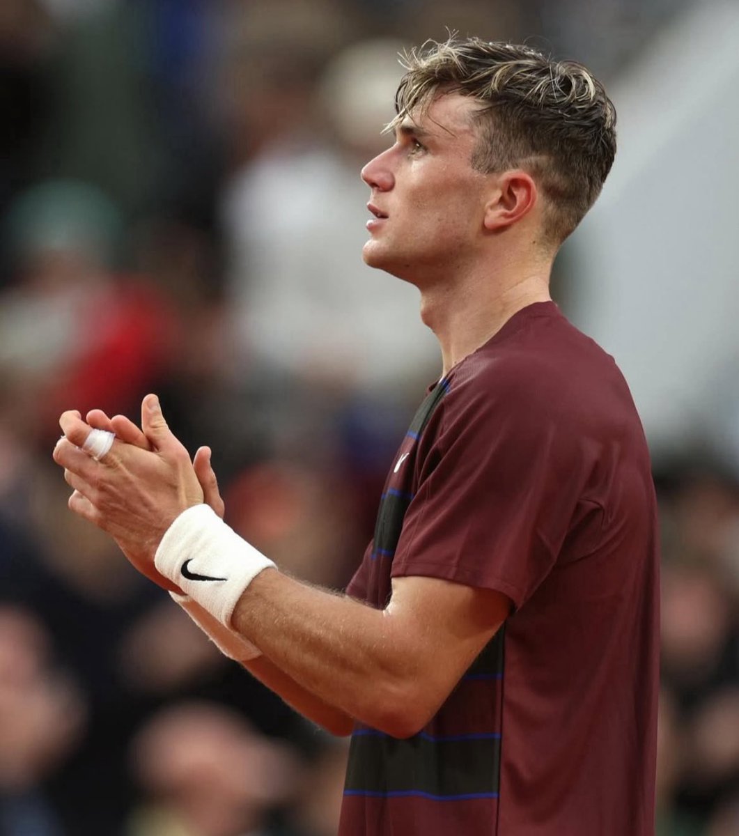 It’s heartbreak for Jack Draper🇬🇧 in Paris as he loses out to Alexander Bublik🇰🇿 7-5 3-6 2-6 4-6 in the fourth round of Roland Garros😢

Incredibly tough to take for Jack who gave it absolutely everything, still a tournament to be proud of🇬🇧🙌🏼

📸<a href="/the_LTA/">LTA</a>