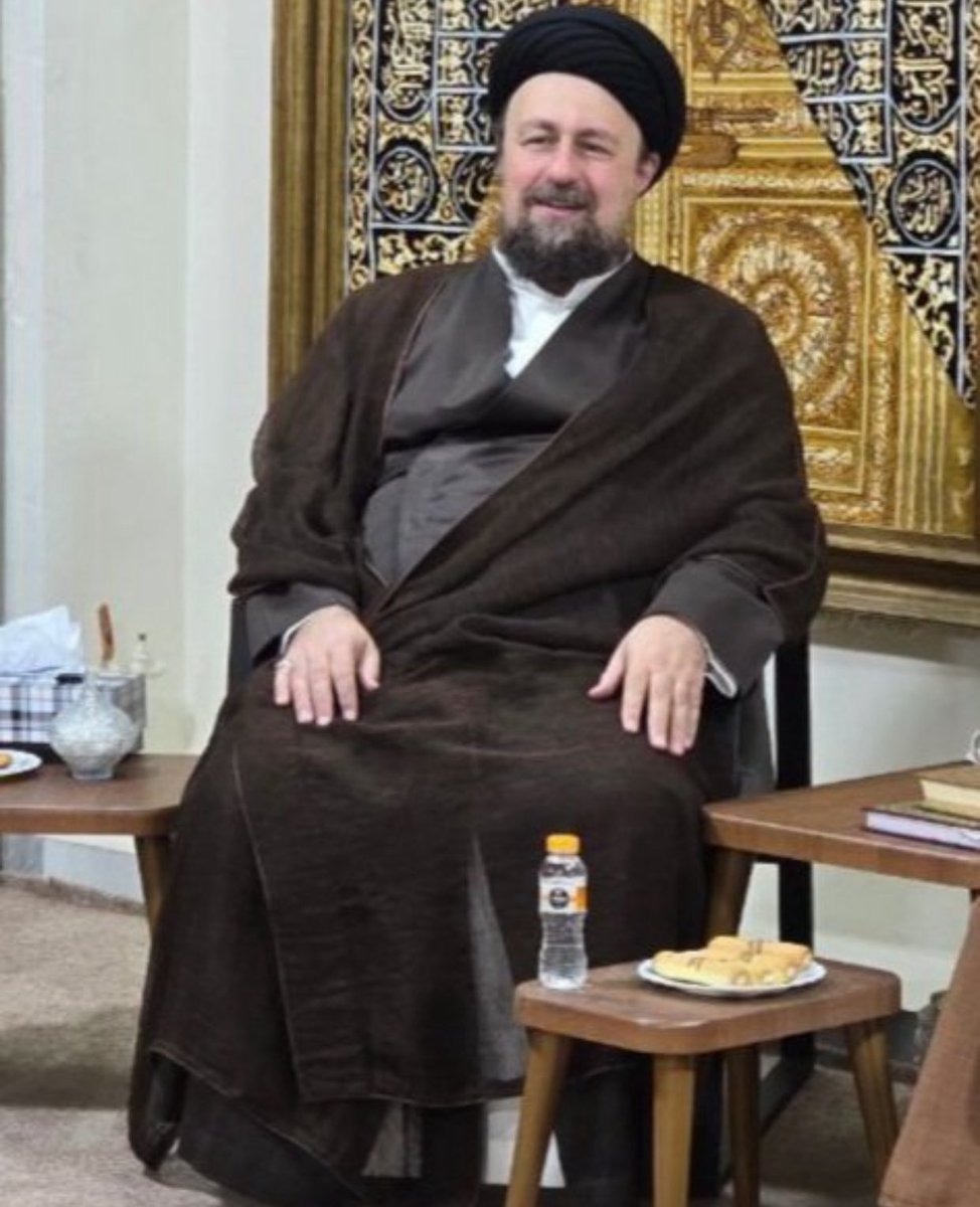 جان من اگه انگل تر و متعفن تر از اين مادرجنده ميشناسيد، معرفى كنيد.
#يادگار_امام 
#سيد_حسن_خمينى
#انگل_جامعه
#يادگار_آمام_آفتابه_ها