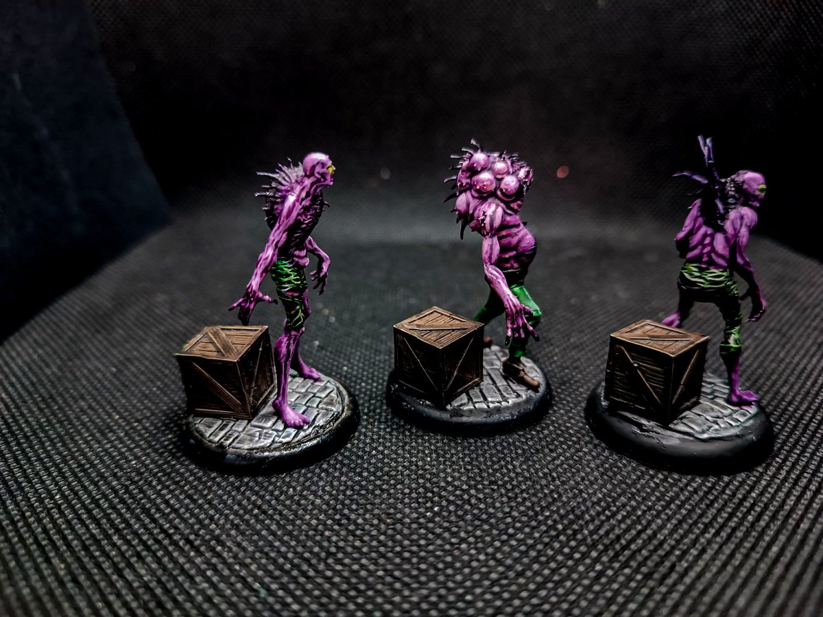 #Malifaux #ExplorerSociety #berserkerhusk  #Cadmus #UnderYourSkin #miniatures #fantasy #horror #m3e #paintingminis <a href="/WyrdGames/">Wyrd Games</a> #wyrd #paintingmalifaux #miniaturesgames #malifauxwargames #myhobby #ilovewargames #skirmish #totallywyrd #vallejocolors #airbrush #speedpaint #slapchop
