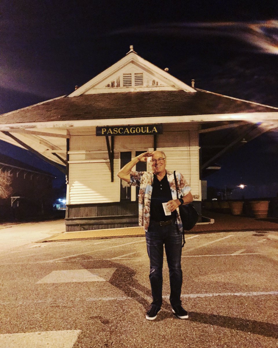 Grab your bag and take a chance
Time to learn a cajun dance
Kid your gonna see the mornin' sun
On the Pascagoula run