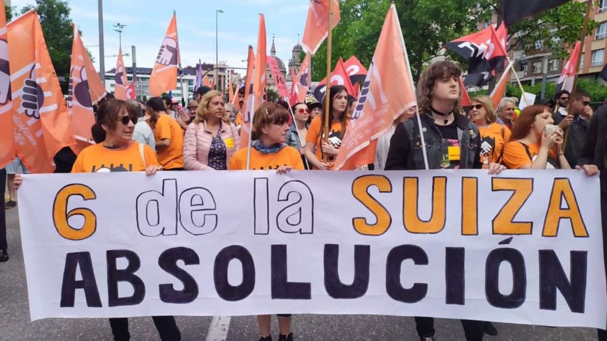 Fonsi Loaiza (@fonsiloaiza) on Twitter photo Hoy, el juez Lino Rubio ha decretado el ingreso en prisión de seis trabajadoras de La Suiza en Asturias (<a href="/6delaSuiza/">6 de la Suiza</a>) por protestar contra el acoso a una compañera embarazada. La criminalización total de la lucha sindical. Nos quieren desorganizados, atemorizados y sumisos. Hoy, el juez Lino Rubio ha decretado el ingreso en prisión de seis trabajadoras de La Suiza en Asturias (<a href="/6delaSuiza/">6 de la Suiza</a>) por protestar contra el acoso a una compañera embarazada. La criminalización total de la lucha sindical. Nos quieren desorganizados, atemorizados y sumisos.