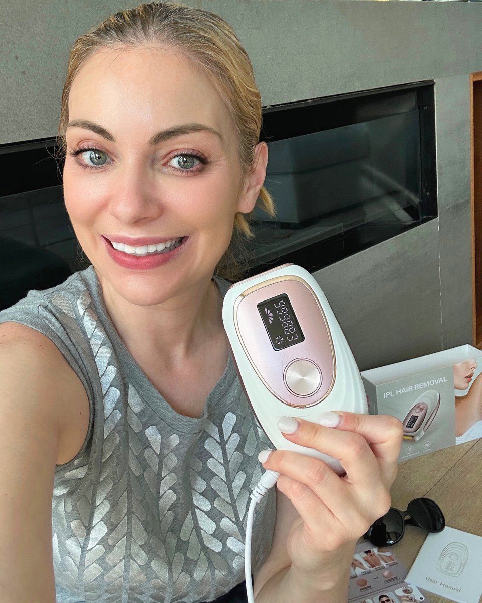 BubblyMoments's tweet image. ✨Get salon-smooth skin at home! This Laser Hair Removal Device with cooling system makes hair reduction pain-free + easy 💖❄️

🛍️ Shop here: amzlink.to/az0goN16My5dn

#LaserHairRemoval #SmoothSkinGoals #SelfCareTech #HairFreeGlow