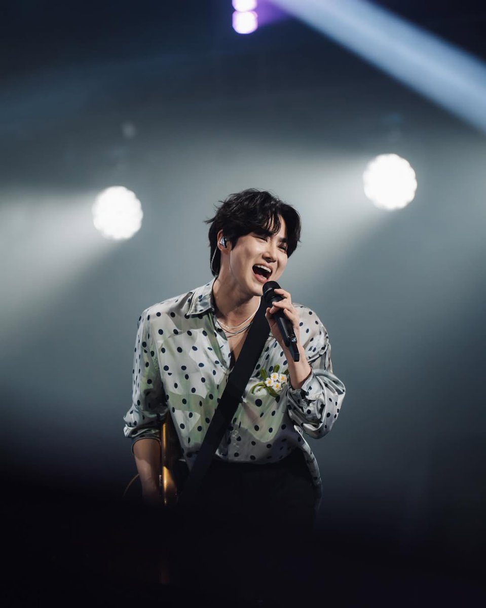 EXOLINTL9's tweet photo. [02/06/25] ray.snap_ Instagram Update with #SUHO

🔗 https://t.co/4819gutgwk

One of a Kind - @/kimjuncotton ✨✨
Photo by : #raysnap
 
#EXO #엑소 #weareoneEXO @weareoneEXO @INB100_official @BAEKHYUN_INB100 @B_hundred_Hyun https://t.co/G9AykJl7fO