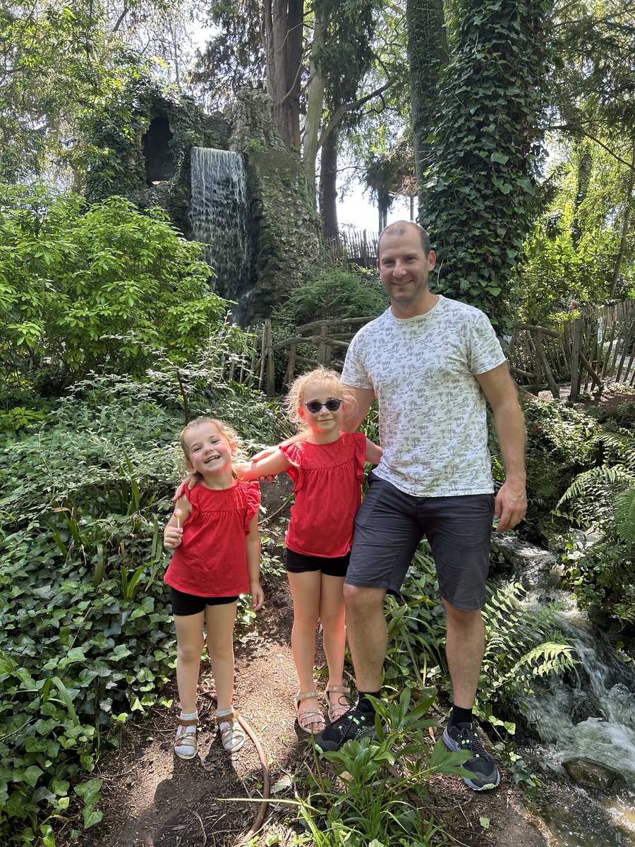 BarthMarc's tweet photo. Journée découverte du jardin des plantes de @toulousefr un endroit magique de la nature 🤩

#sun #jardín #plantes #jardindesplantes #famillle #Nature https://t.co/L9vSa65Q10