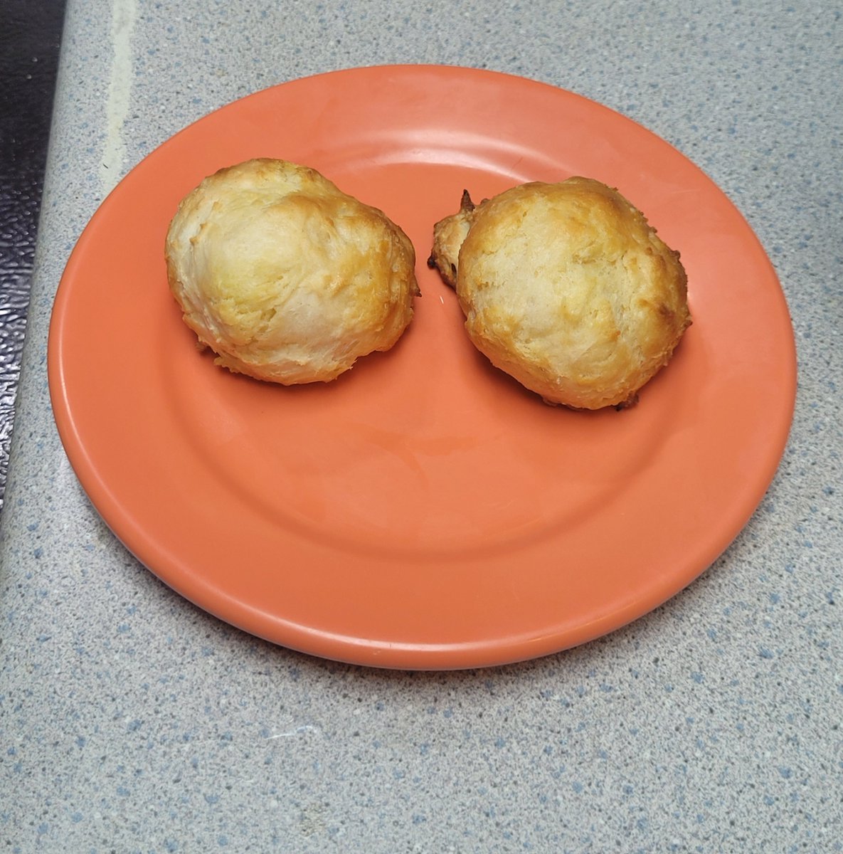 southernshapes's tweet photo. Tiny biscuits https://t.co/QWlVBzT8a4