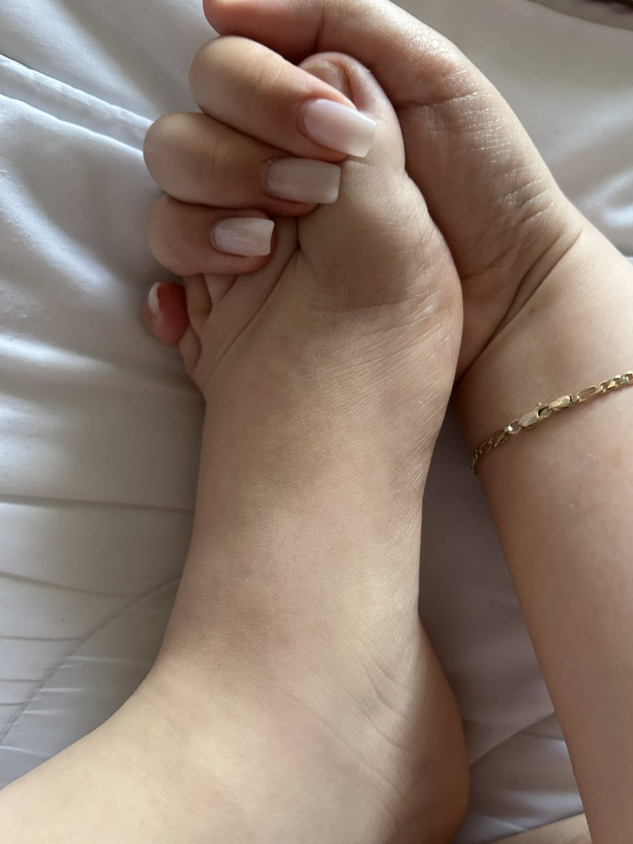 VelvetLuna99's tweet photo. Which pedicure today ?😉🤔🤔 https://t.co/Dv6MUNP5Lj