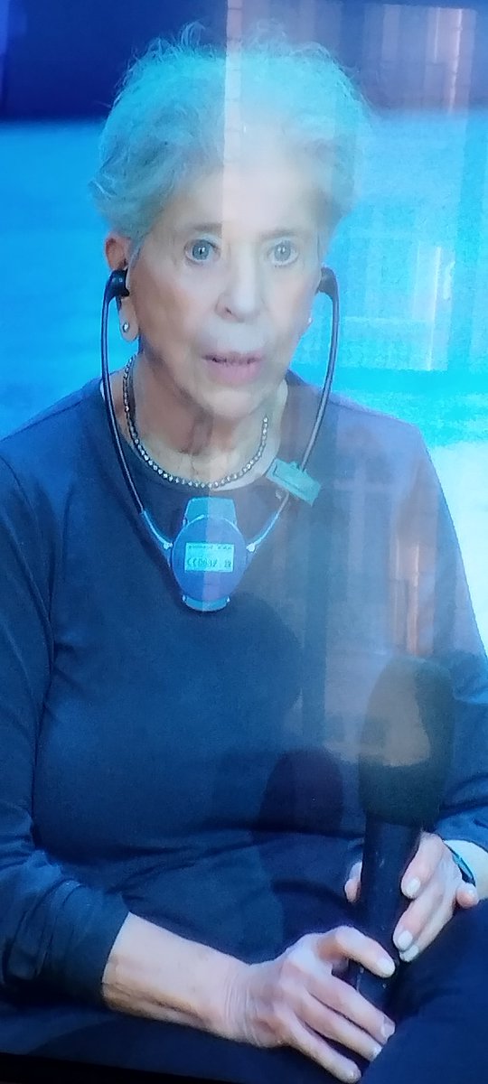 LauraFreixas (@laurafreixas) on Twitter photo Nunca elegí vivir sola, pero fui diciendo sí a esto, no a aquello, y terminé viviendo sola. Es el precio a pagar por hacer lo que quiero. Y hoy mucha gente, más que nunca, vive sola, por las mismas razones, dice Gornick <a href="/sextopisoed/">Editorial Sexto Piso España</a> <a href="/fundacionTef/">Fundación Telefónica</a> Nunca elegí vivir sola, pero fui diciendo sí a esto, no a aquello, y terminé viviendo sola. Es el precio a pagar por hacer lo que quiero. Y hoy mucha gente, más que nunca, vive sola, por las mismas razones, dice Gornick <a href="/sextopisoed/">Editorial Sexto Piso España</a> <a href="/fundacionTef/">Fundación Telefónica</a>