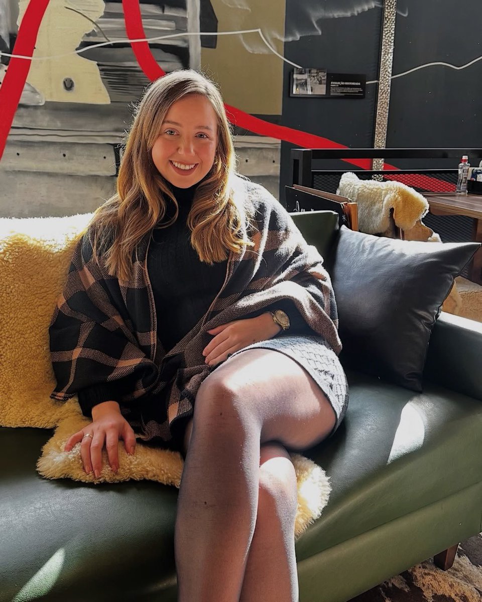 How sexy is she! #tights