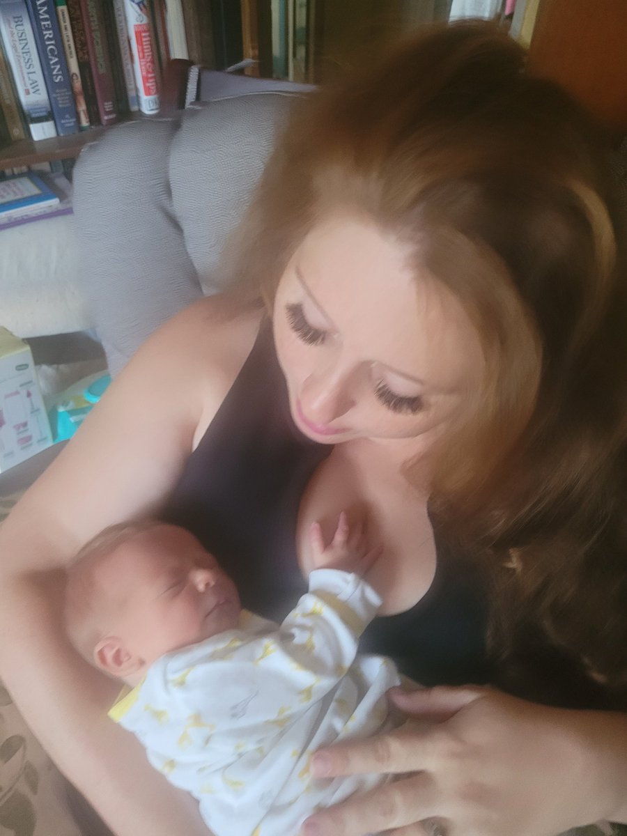 After going into surprise labor on Saturday, baby Duncan made a super quick arrival into the world. He's doing amazingly, and Rowan is loving being a big brother already. Thank you so much to all who wished us well! 💗🥰