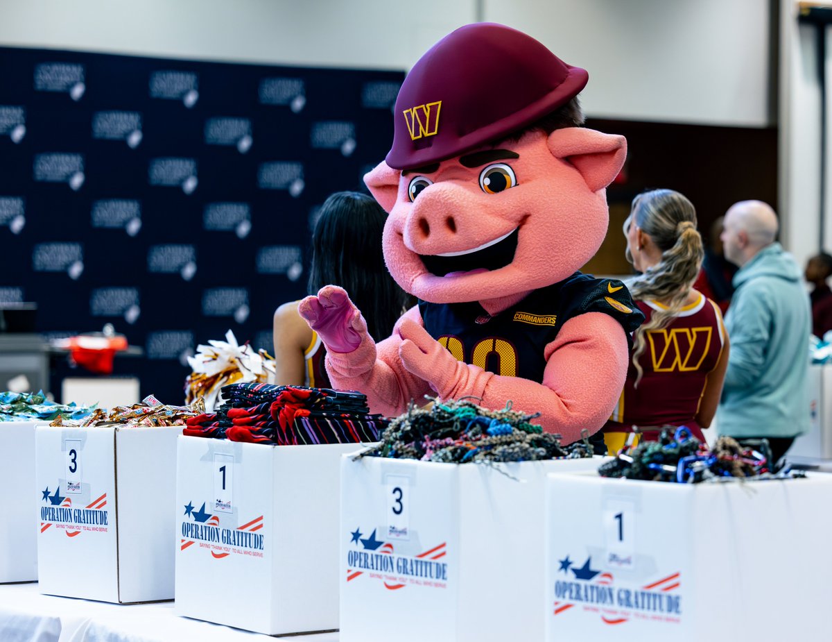 commandersCR's tweet image. Community Cares event with @OpGratitude 🤍

Assembling care packages to show our appreciation for service members and first responders