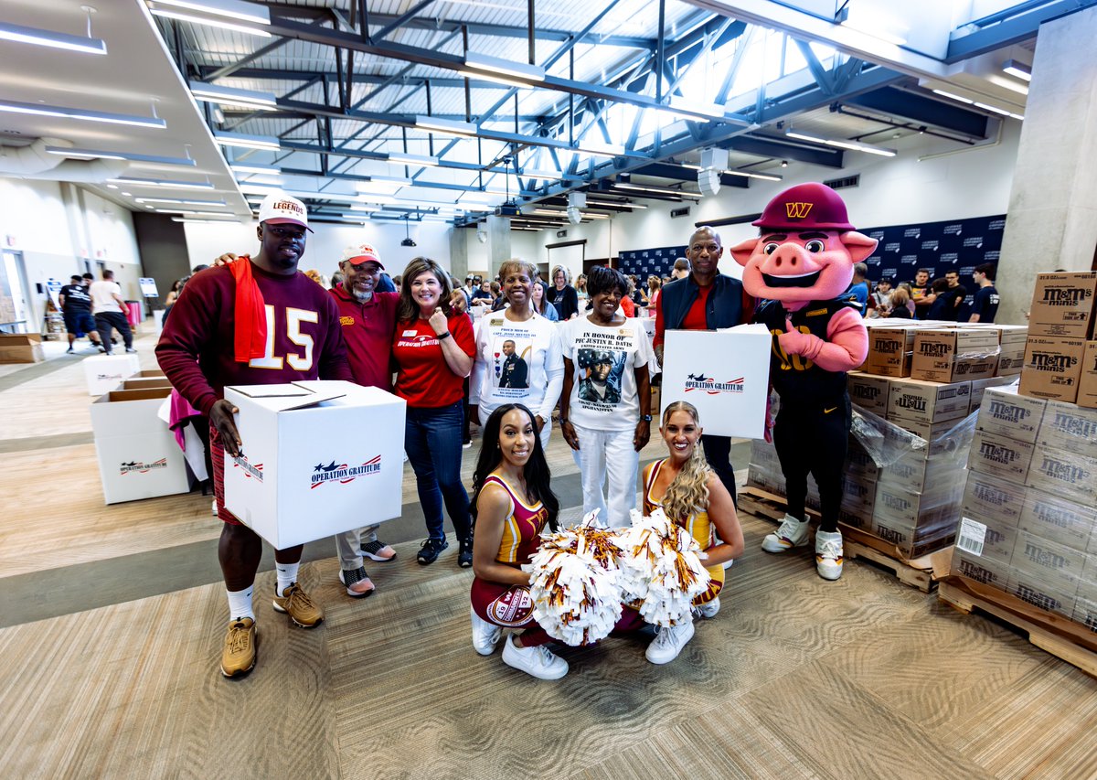 commandersCR's tweet image. Community Cares event with @OpGratitude 🤍

Assembling care packages to show our appreciation for service members and first responders