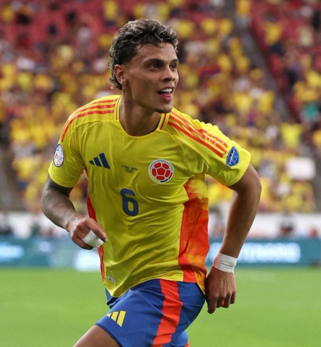🚨 AHORA. #FCPorto quiere el colombiano Richard Rios. #Palmeiras solo negociará una oferta por encima de los €20m. El club portugués también se mueve en el mercado y negocia por Gabri Veiga (como ya dije anteriormente). ⏳🔵⚪🇵🇹🐉 #Mercato