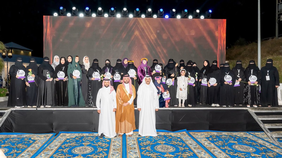 k_arrabai's tweet photo. وهانحن نصل اليوم إلى ختام ملتقى ربيع تنوّمه الدولي للفنون البصريه فشكر�� لما قدمتموه لنا فخورين بان هذا الملتقى في وطننا بهذه الاحترافيه الابداعيه نتمنى لهم المزيد من التقدم @b_tanomah @arts3q https://t.co/n701shxAGH