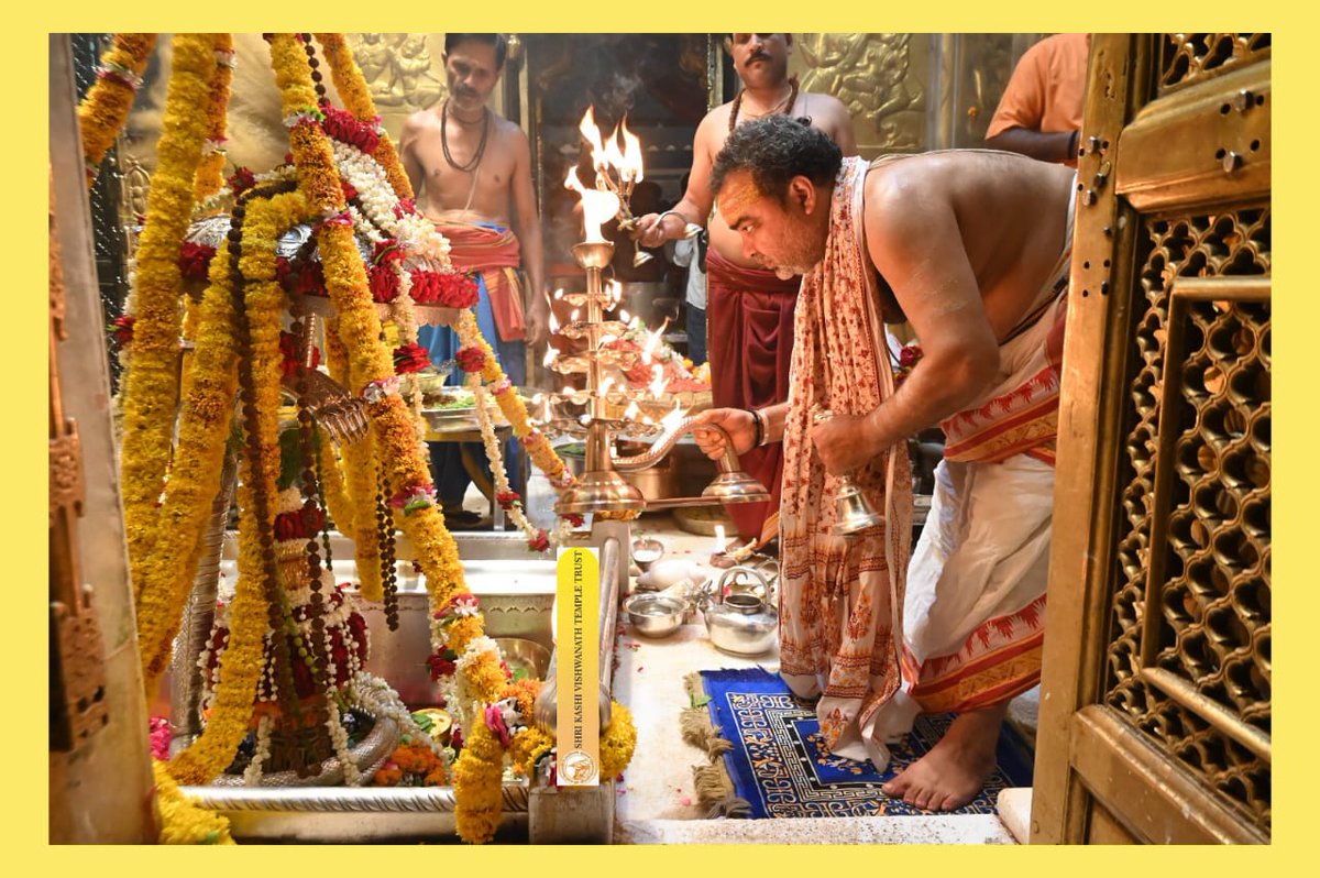 ShriVishwanath's tweet photo. आज श्री काशी विश्वनाथ जी की श्रृंगार आरती I
#kashivishwanath #kashi #sanatandharma #banaras https://t.co/x4voZGVFuL