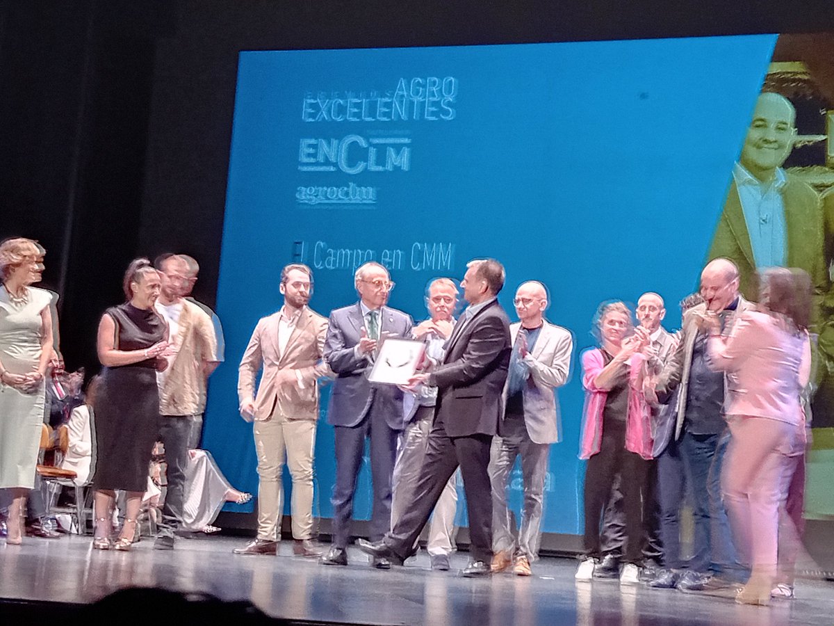 Alfonso Mora (@amoracastillo) on Twitter photo Acompañando a <a href="/Enclmdiario/">encastillalamancha</a> en los premios Agro Excelentes. Orgullo <a href="/jorjaramil/">Jorge Jaramillo</a> y todo el equipo de <a href="/elcampoCMM/">elcampoCMM</a> con Aurora, Ángel, Celia y el resto de compañer@s. Reconocimiento a tod@s los premiados. Entre ellos al gran <a href="/agusduran/">Agustín Durán Cómico</a> Acompañando a <a href="/Enclmdiario/">encastillalamancha</a> en los premios Agro Excelentes. Orgullo <a href="/jorjaramil/">Jorge Jaramillo</a> y todo el equipo de <a href="/elcampoCMM/">elcampoCMM</a> con Aurora, Ángel, Celia y el resto de compañer@s. Reconocimiento a tod@s los premiados. Entre ellos al gran <a href="/agusduran/">Agustín Durán Cómico</a>