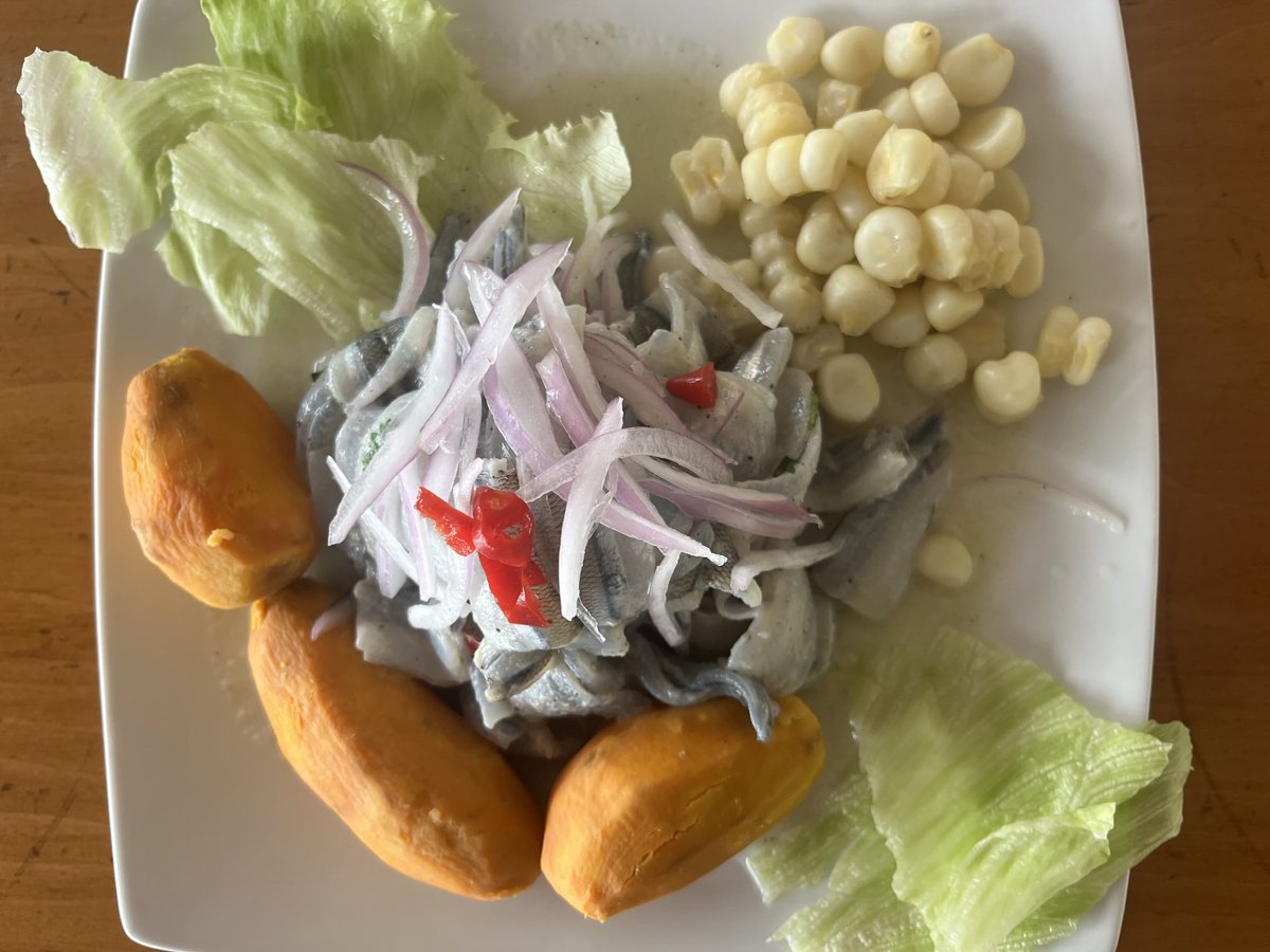 hombredeltiempo's tweet photo. Esto es muy bueno para el frío: ceviche de pejerrey. https://t.co/3ihFCNBiJc