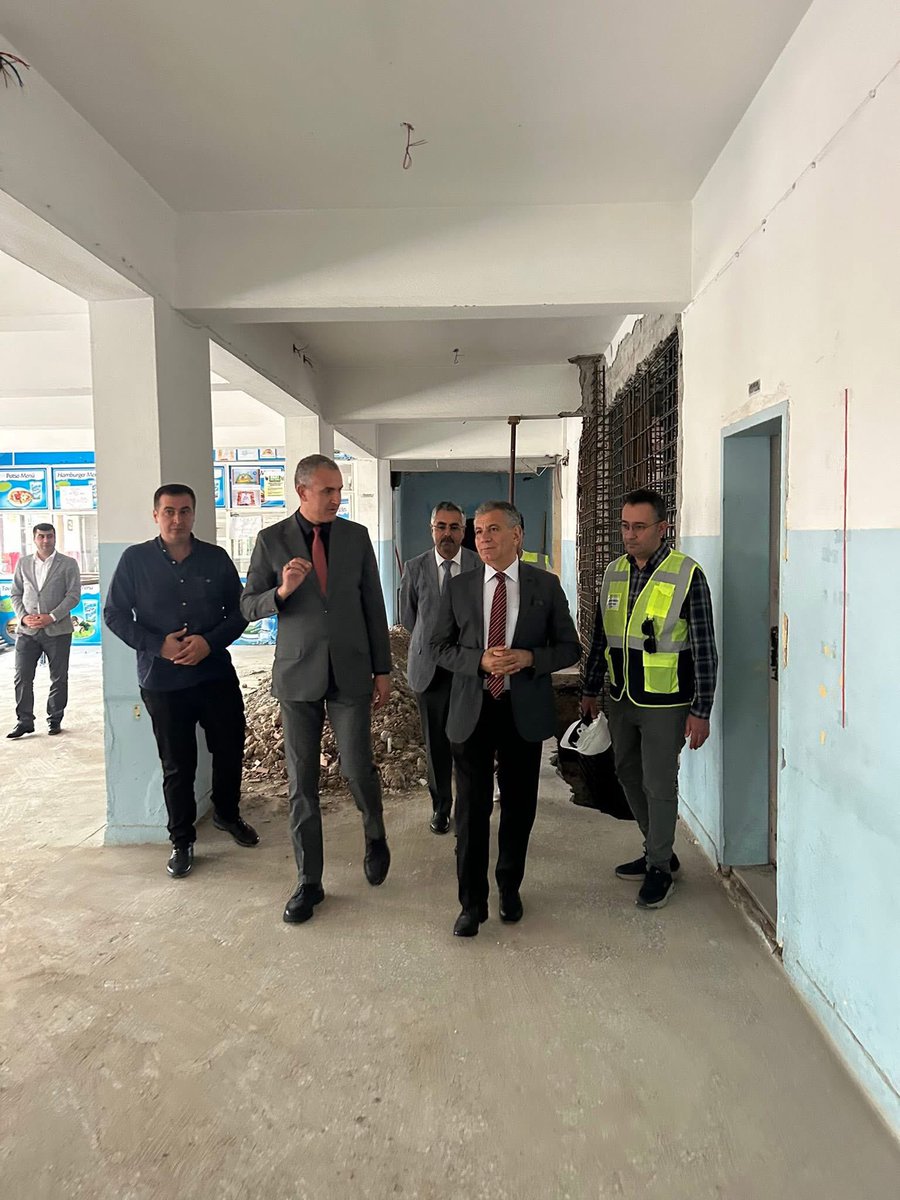 taylan2306's tweet photo. Ankara Milli Eğitim Müdürümüz Sn. Yaşar KOÇAK; Güçlendirme çalışmalarını yerinde inceledi. Sağlam yapılarla geleceğimizi güçlendirmeye devam ediyoruz. @Yusuf__Tekin @kocakysr @MemAnkara @insaatemlaksb @muratkocer01 @rifatceri04 https://t.co/mBwAgv55Cv