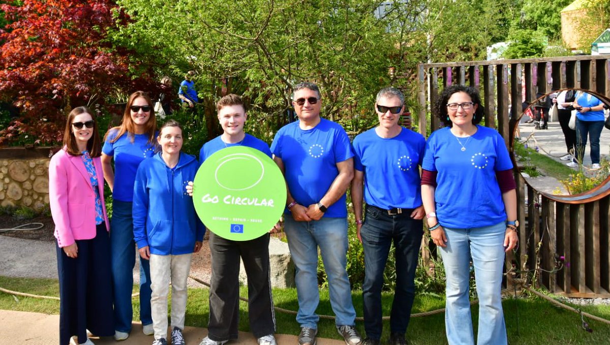 eurireland's tweet photo. Team 🇪🇺 at @BordBiaBloom 2025!🌿
Huge thanks to our amazing EU family in 🇮🇪 for being a part of ‘Renewed Blooms’ garden & helping us to start a conversation on circular economy with 100k+ visitors over 5 days #GoCircularEU
⭐️@EPinIreland
⭐️@eurofound
⭐️@emireland
⭐️ DG SANTE https://t.co/AyFWk7YgKA