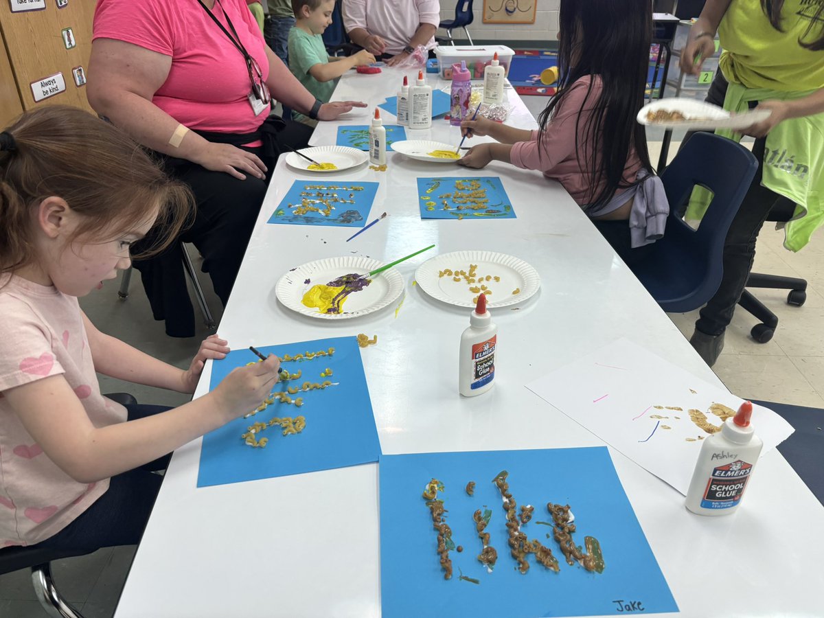 KellyVaughann's tweet photo. Noodle art for our core word of the week! https://t.co/TGRad7QEHF
