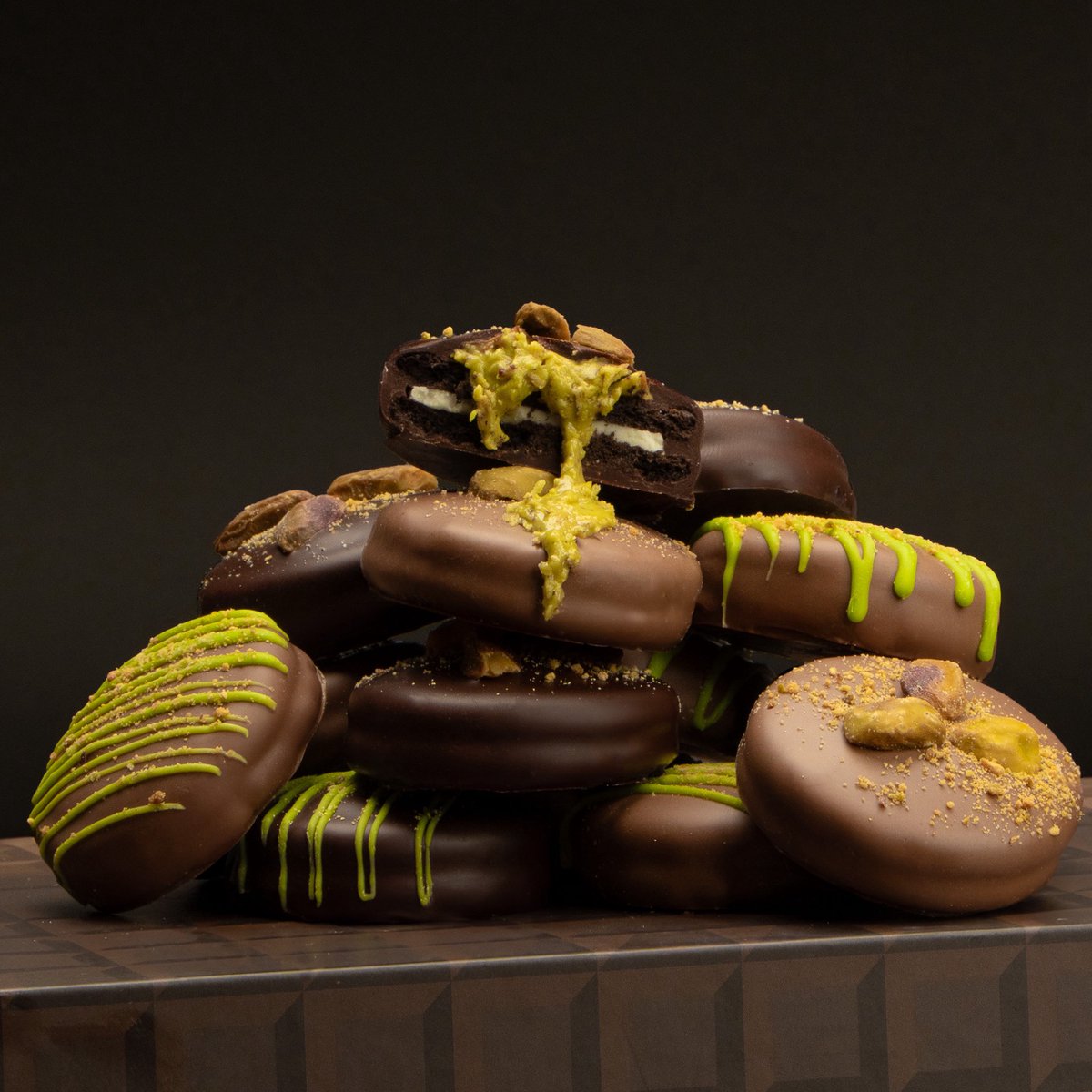 DUBAI DUBAI DUBAI
UGC OPPORTUNITY 👀
Chocolate covered Dubai Oreos and pretzel 

I need 5 creators who are looking to create some reaction style content to our newest drop! USA ONLY PLEASE. People follow me and share this post and comment and I will reach out with you. #UGC