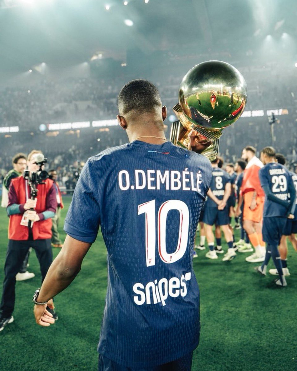 DnzzParis's tweet image. Ousmane Dembélé cette saison 🌕 :
- meilleur joueur de ligue 1 🏆
- meilleur buteur de ligue 1 ( 21⚽️ )
- joueur le plus décisif de ligue 1 ( 27 G/A )
- buteur lors du trophée des champions
- buteur pendant le classico
- buteur en Ligue des nations
- dans l’équipe de la saison…