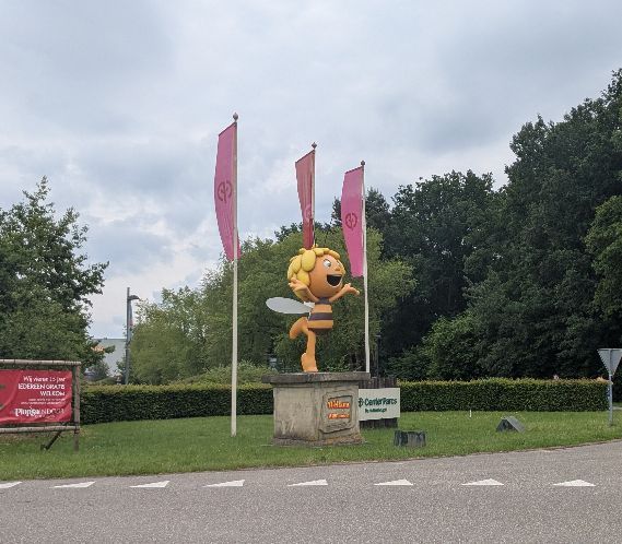 24.5 km on the Pieterpad yesterday, 21.75 today! 173 € pledged to #ALS research so far.

We had been to the Netherlands many times before this, but seeing lots of new things (and countless km of canal paths :) )