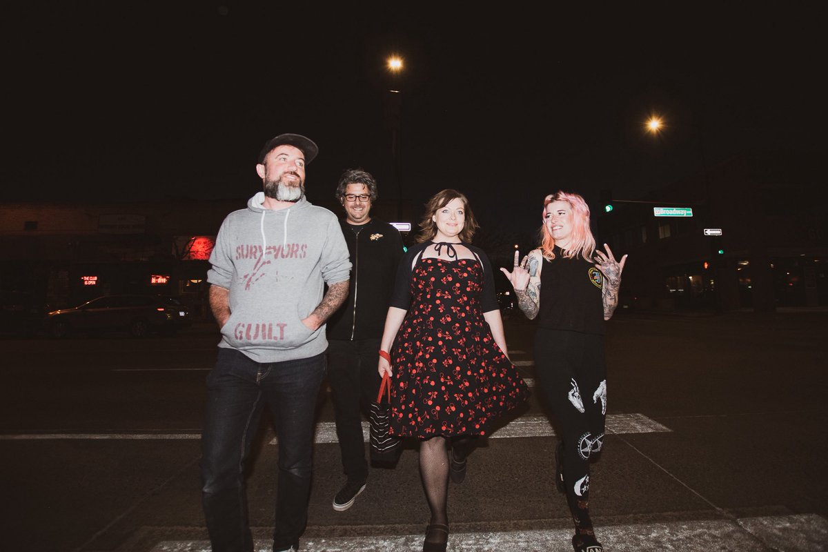Cheapperfumeband tweet media