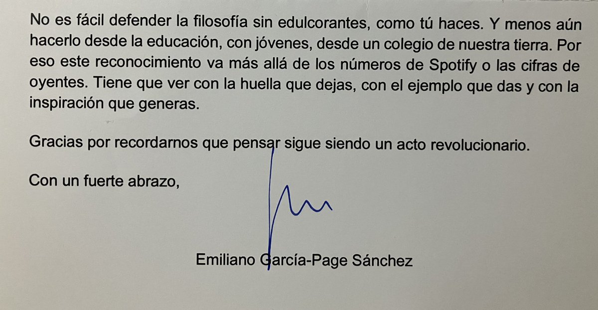 Víctor Ballesteros Sánchez-Molina (@victorbs_m) on Twitter photo Concluyo el día con una bonita carta de <a href="/garciapage/">Emiliano García-Page</a> en la que valora los esfuerzos por comunicar la historia de la filosofía y hacerla accesible.
Gracias, querido Emiliano, por confiar en que, en la tierra del Quijote, pensar es parte de lo que nos hace honrados ciudadanos. Concluyo el día con una bonita carta de <a href="/garciapage/">Emiliano García-Page</a> en la que valora los esfuerzos por comunicar la historia de la filosofía y hacerla accesible.
Gracias, querido Emiliano, por confiar en que, en la tierra del Quijote, pensar es parte de lo que nos hace honrados ciudadanos.