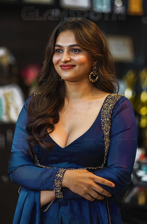 GsdQx0UWEAIMGTq?format=jpg&name=900x900