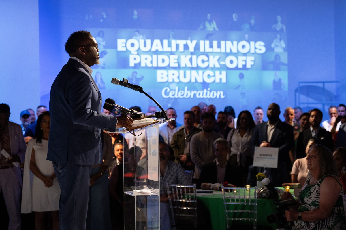 Mayor Brandon Johnson tweet media