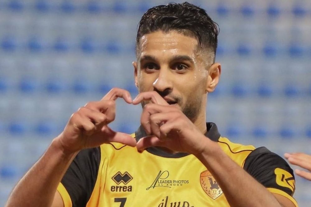 وسائل اعلام ليبية 🇱🇾 

أهلي طرابلس يرغب بالتعاقد مع نجم القادسية محمد الصولة في الصيف الحالي (فريقه الأم) . 

- معظم اللاعبين الليبيين المحترفين خارجيا عادوا الى الدوري الليبي بعد تطوره مؤخراً .