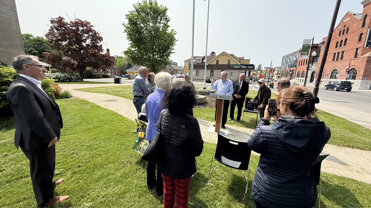 Today we marked the start of Italian Heritage Month by raising the Italian flag.

Thanks to Peterborough and District Italian Club for organizing!