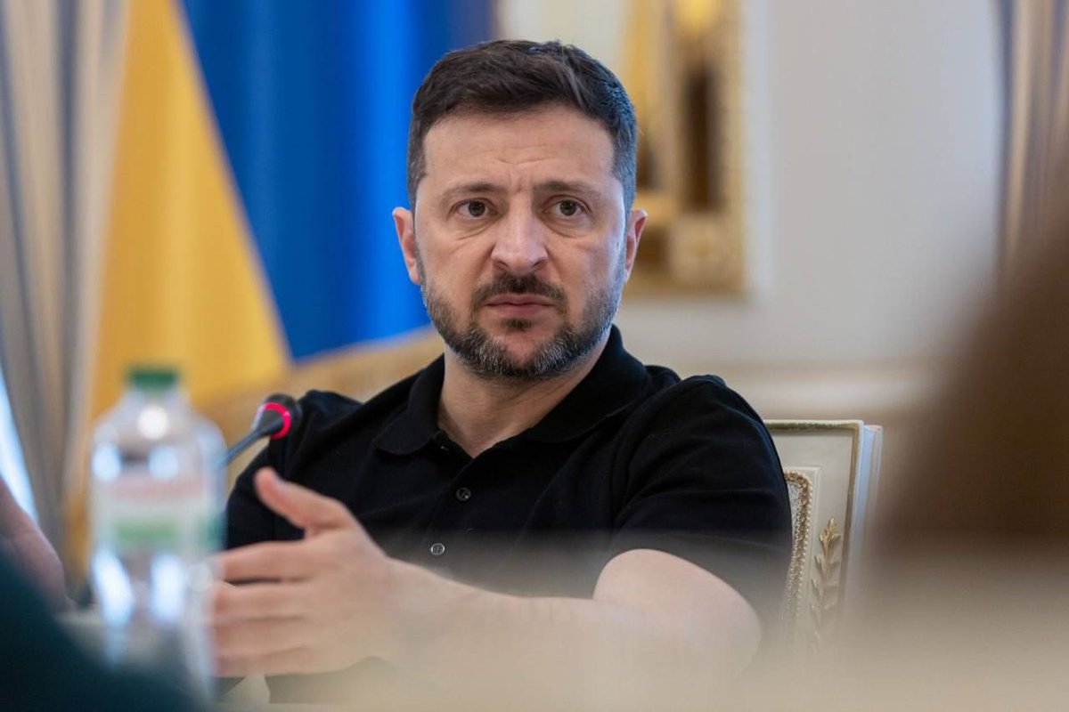 ⚡️ Selenskyj: „Die Russen erwägen einen zwei- bis dreitägigen Waffenstillstand, um ihre Toten einzusammeln. Meiner Meinung nach sind sie Idioten, denn der Sinn eines Waffenstillstands besteht darin, zu verhindern, dass Menschen getötet werden.“