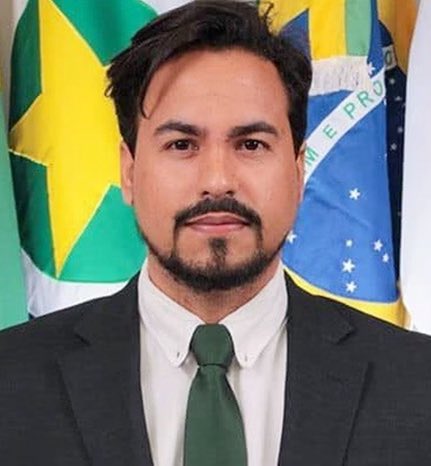 lazarorosa25's tweet photo. “Deus, pátria e família”: O Bolsonarista Thiago Bitencourt Ianhes Barbosa (PL), vereador pelo PL de Mato Grosso, é PRESO EM FLAGRANTE por estupro de vulnerável e armazenamento de imagens de abuso e exploração sexual infantil. Ele mantinha uma menor como sua escrava sexual. Que nojo!
