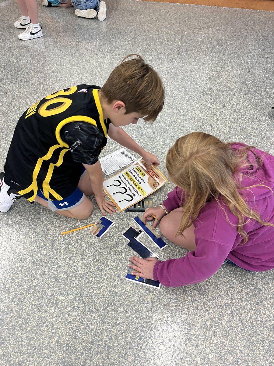 LingleAveElem's tweet photo. 4th and 5th Grade Scavenger Hunt with Matt Landis!
@AuthorLandis https://t.co/8zkmi9knOD