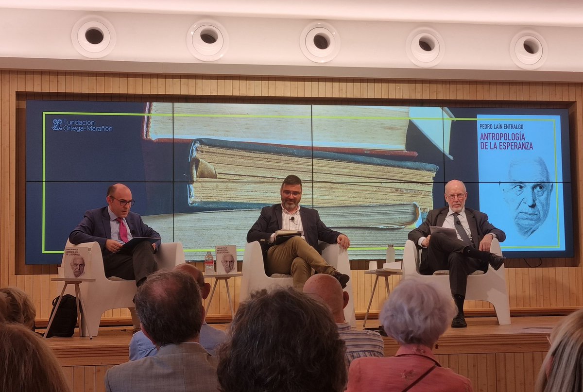 📢 «El ser médicos interesados por las Humanidades todavía debemos recuperarlo» por el Prof <a href="/AntonioPias2/">Antonio Piñas</a> <a href="/uspceumedicina/">USPCEU Medicina</a>

📖 Presentan ANTROPOLOGÍA DE LA ESPERANZA PEDRO L.E. <a href="/EEncuentro/">Ediciones Encuentro</a> con su director y Prof <a href="/manuoriol/">Manuel Oriol</a> en <a href="/fortegamaranon/">Fundación Ortega-Marañón</a> 🗣️Cierra Diego Gracia <a href="/unicomplutense/">Complutense</a>