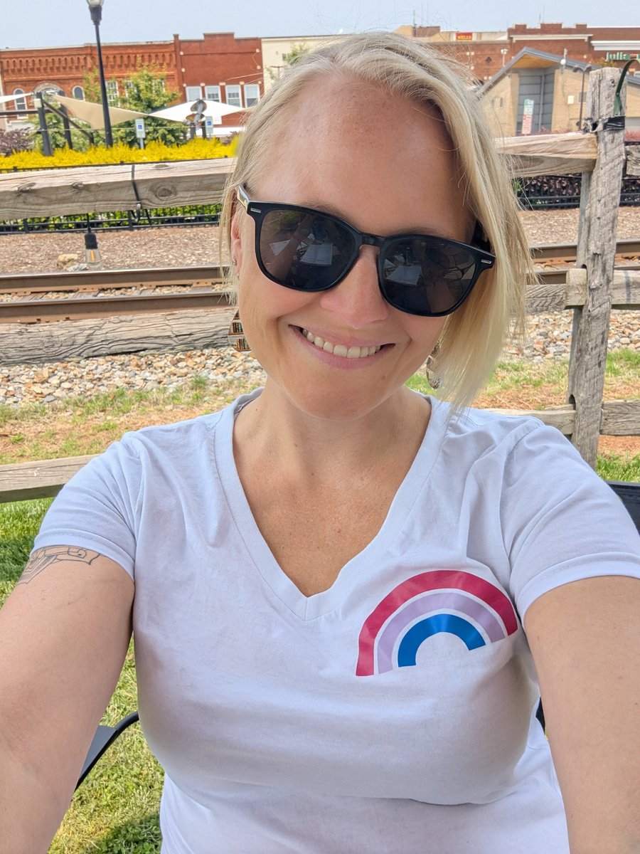 RedPenKaitlyn's tweet image. Happy Pride to all my lovelies!
Please know, you are seen, you are heard, you are loved.
#happypride #pridemonth #queer #bipride #lgbtq