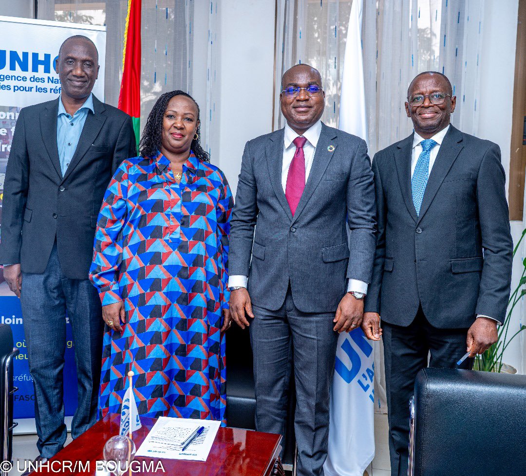 MauriceAz's tweet image. 🤝Ravi d’accueillir Dr. Chantal Umutoni @DrCUmutoni, nouvelle Représentante de @UNICEF_Burkina, et son Adjoint au bureau du @UNHCR_BF. Une rencontre pour consolider notre partenariat au service de la protection, de l’éducation, et d’une réponse d’urgence en faveur des personnes…